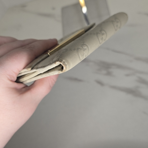 Gucci GG Guccisima Monogram Off White Leather Compact Wallet - Picture 6 of 12